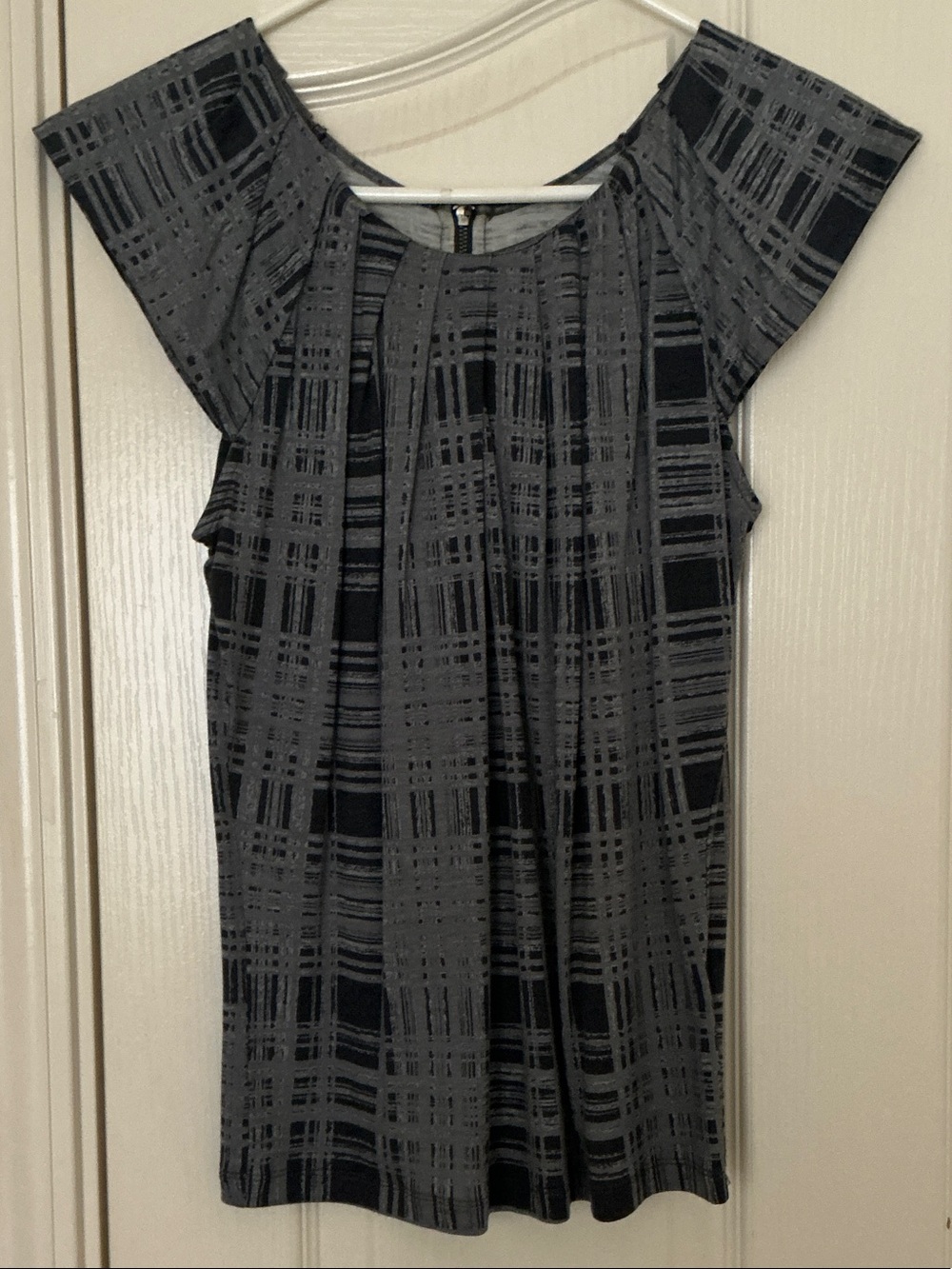 Banana Republic Gray & Black Short-Sleeve Top
